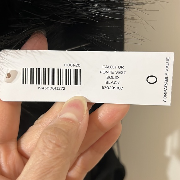 Chico’s Faux-Fur Pointe Vest Suze: 0 (4-6S) - Picture 6 of 10